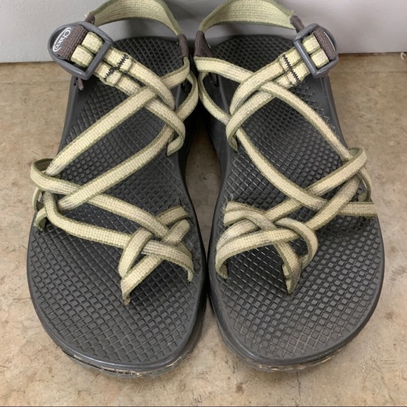 Chaco Green Strappy Sandal Size 6 - Picture 1 of 11
